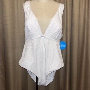 Sol Borne White Triangle Top Style One Piece Swimsuit Womens 3X